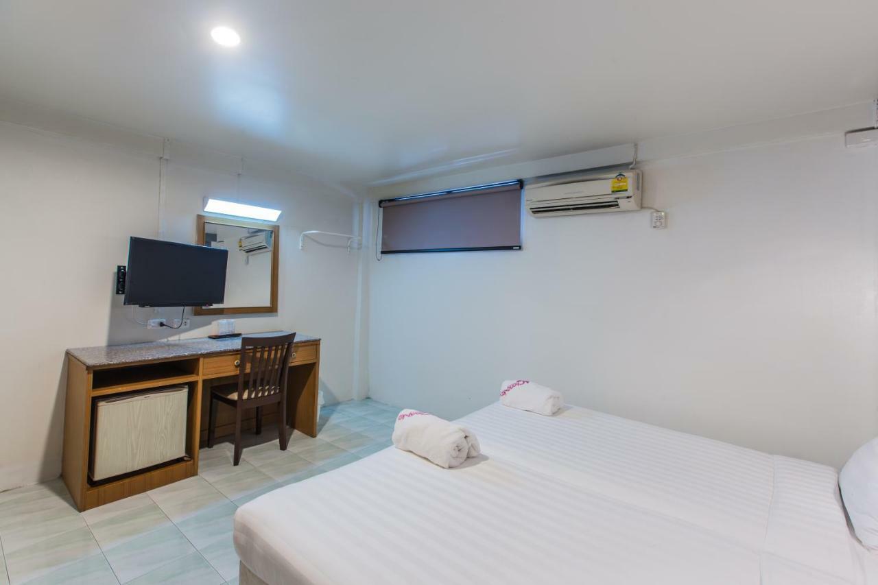 Chongko Guesthouse Phuket Bagian luar foto