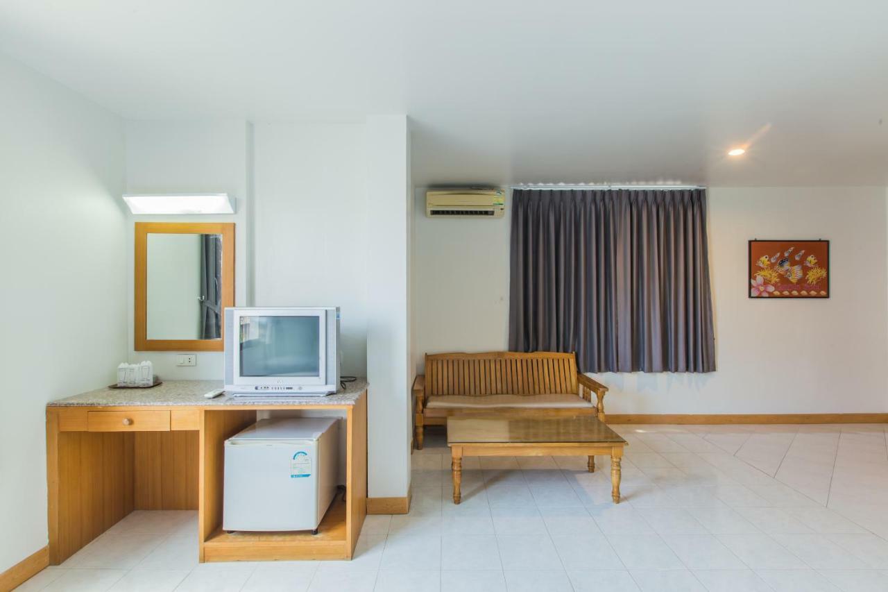 Chongko Guesthouse Phuket Bagian luar foto