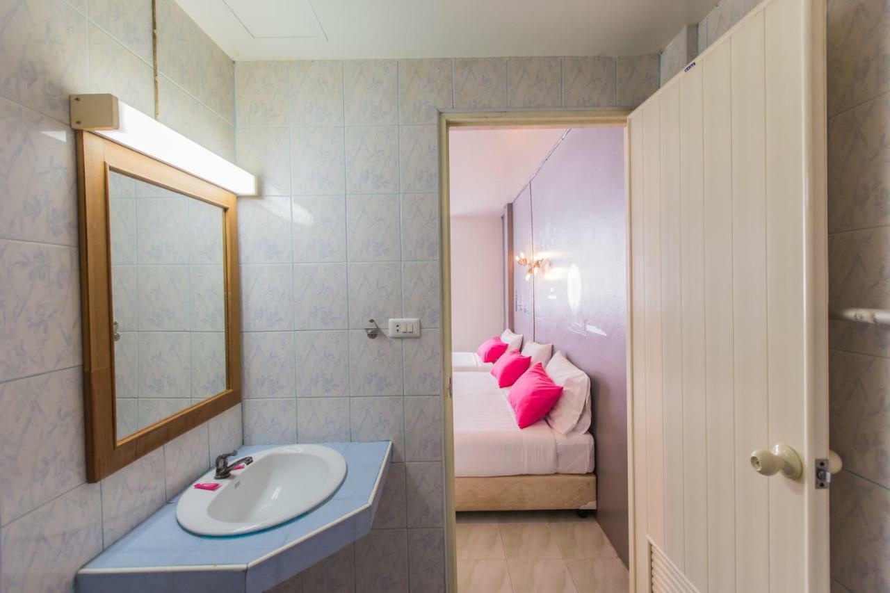 Chongko Guesthouse Phuket Bagian luar foto