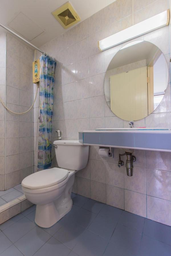 Chongko Guesthouse Phuket Bagian luar foto